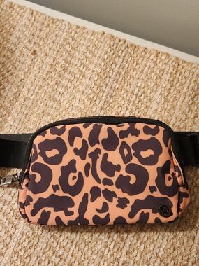lululemon athletica Leopard Everywhere Belt Bag